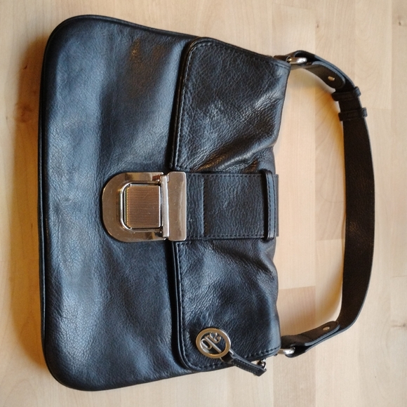 Audrey Brooke Black Genuine Leather Handbag - Picture 6 of 8